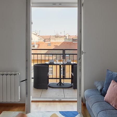 Bright Apartment In New Town By Prague Days Exterior photo