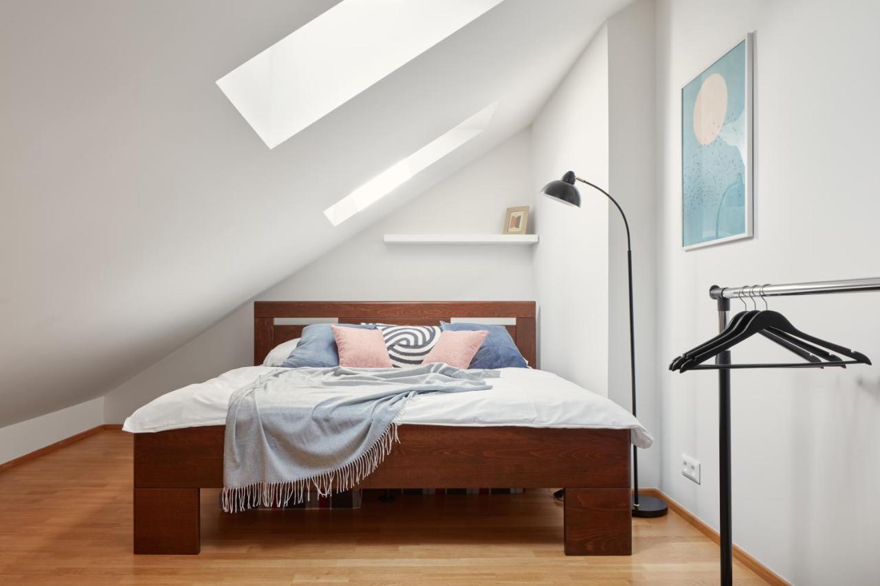 Bright Apartment In New Town By Prague Days Exterior photo